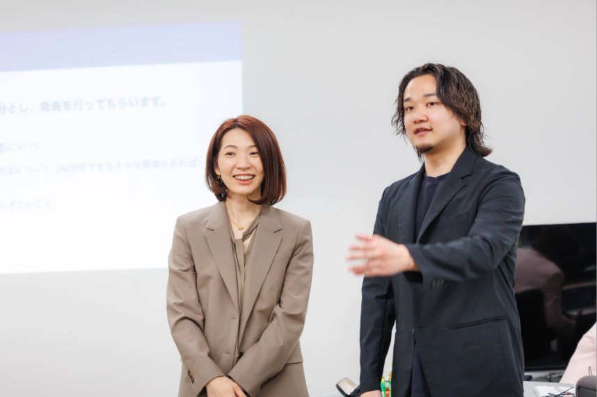 扇屋商事様 社内AI研修の登壇の様子