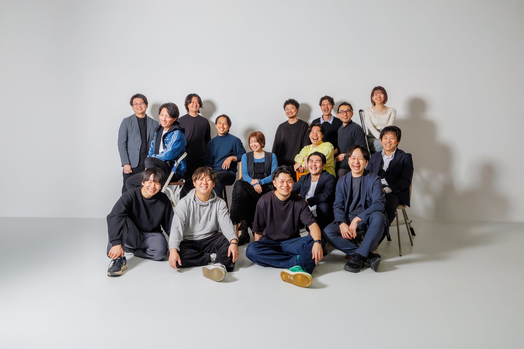 株式会社デジタルゴリラのメンバー全員による集合写真